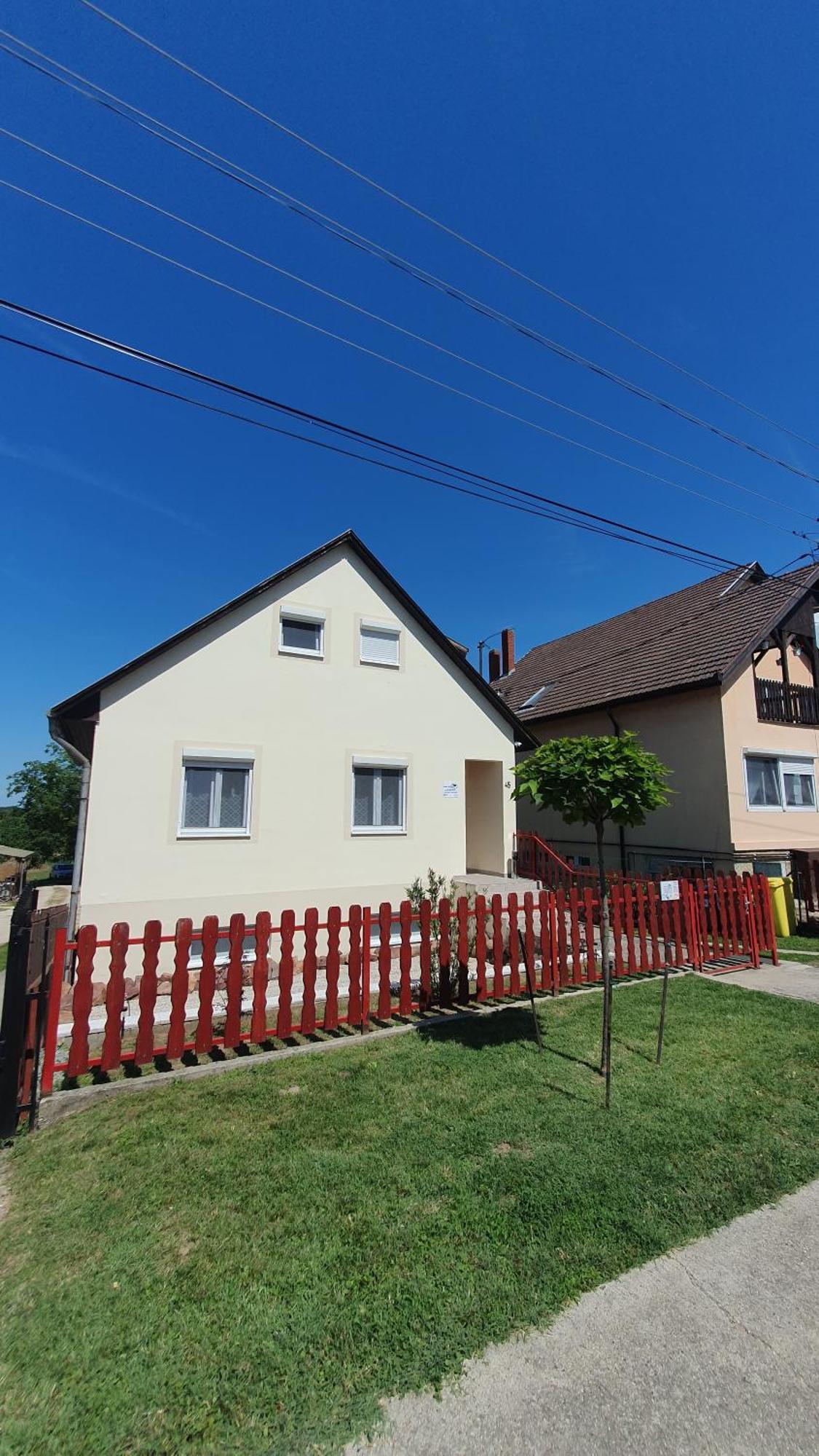 Berbe Apartman Balatonlelle Exteriér fotografie
